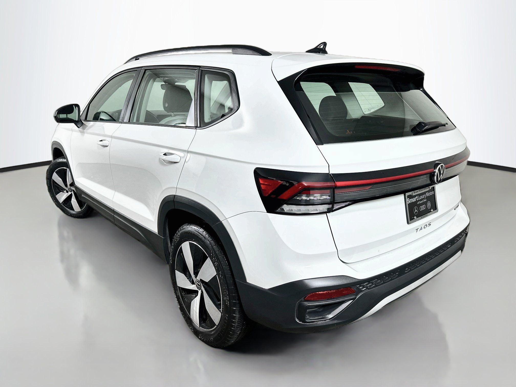 Used 2025 Volkswagen Taos S AWD/4WD image 5