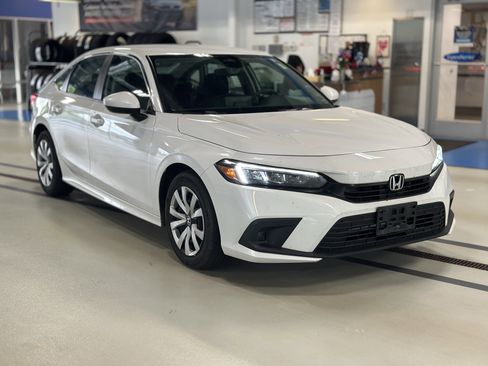 Used 2024 Honda Civic LX image 3