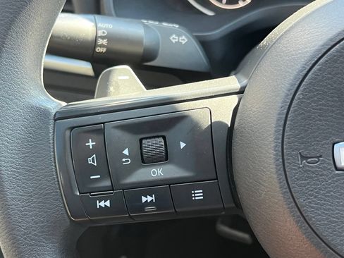 Used 2023 Nissan Rogue S FWD image 21