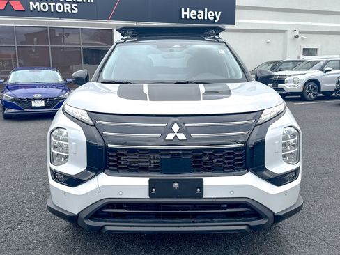 New 2026 Mitsubishi Outlander AWD image 2