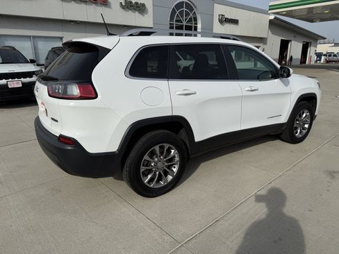 Used 2019 Jeep Cherokee Latitude Plus w/ Cold Weather Group image 8