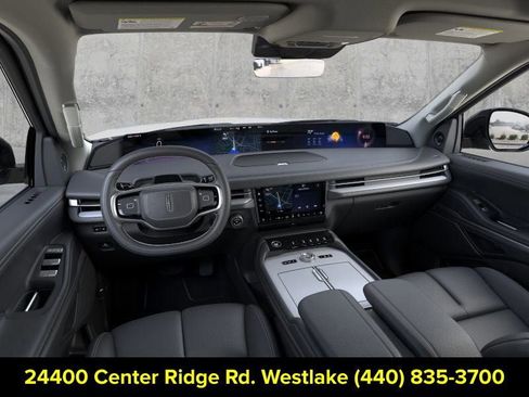 New 2026 Lincoln Navigator Reserve AWD/4WD image 9