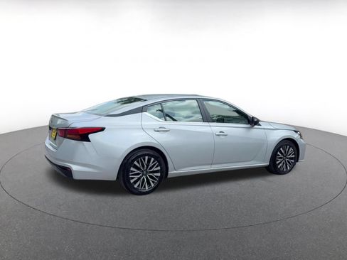 Used 2026 Nissan Altima 2.5 SV FWD image 15