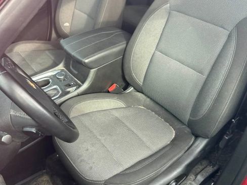 Used 2023 Chevrolet Traverse LT FWD image 5