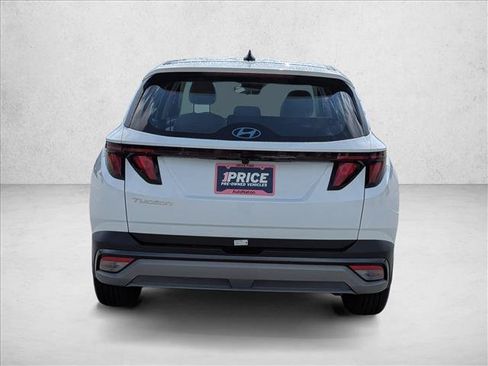 Certified 2026 Hyundai Tucson SE FWD image 6
