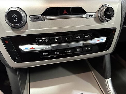 Used 2023 Ford Explorer XLT w/ Equipment Group 202A image 14