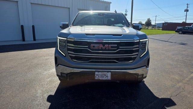 Used 2024 GMC Sierra 1500 SLT AWD/4WD image 2