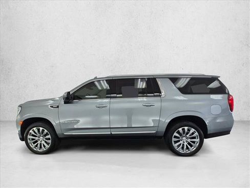 Used 2024 GMC Yukon XL Denali w/ Advanced Technology Package AWD/4WD image 9