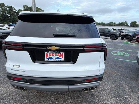 New 2026 Chevrolet Traverse LT FWD image 9