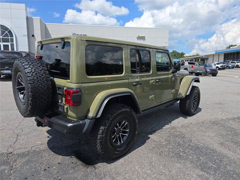 Used 2026 Jeep Wrangler Unlimited Rubicon AWD/4WD image 3
