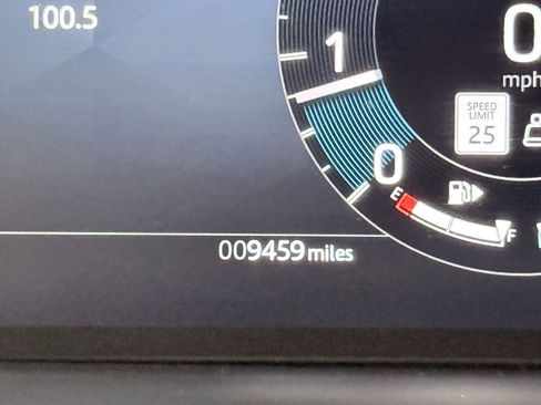 New 2025 Land Rover Discovery Sport Dynamic SE image 18