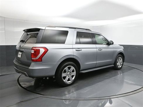 Used 2021 Ford Expedition XLT image 11