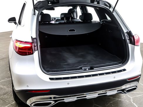 Certified 2025 Mercedes-Benz GLC 300 image 24