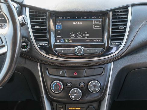 Used 2022 Chevrolet Trax LT w/ Driver Confidence Package AWD/4WD image 13