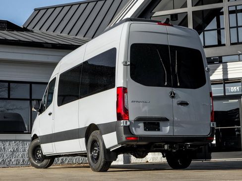 Used 2025 Mercedes-Benz Sprinter 2500 image 2
