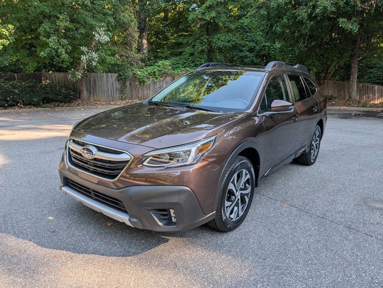 Used 2022 Subaru Outback Limited AWD/4WD image 1