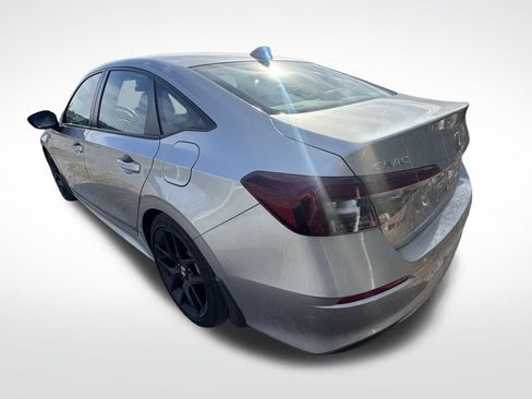 Used 2025 Honda Civic Sport image 4