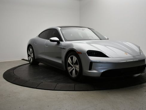 Certified 2025 Porsche Taycan AWD/4WD image 9