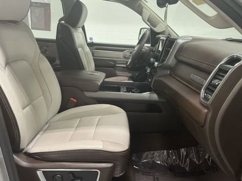 Used 2025 RAM 1500 Laramie AWD/4WD image 19