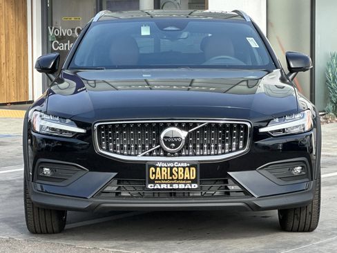 New 2025 Volvo V60 B5 Cross Country Ultra w/ Protection Package Premier image 3