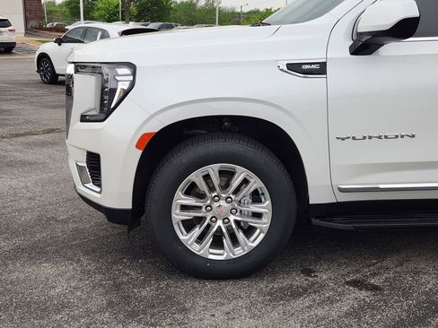 Used 2024 GMC Yukon SLT AWD/4WD image 9