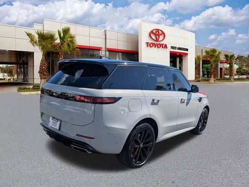 Used 2024 Land Rover Range Rover Sport Dynamic SE image 4