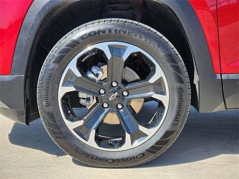 Used 2025 Chevrolet Equinox LT w/ Safety and Technology Package image 11