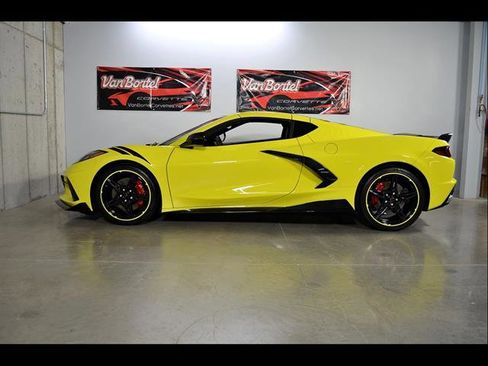 Used 2022 Chevrolet Corvette Stingray Premium Cpe w/ Z51 Performance Package RWD image 25