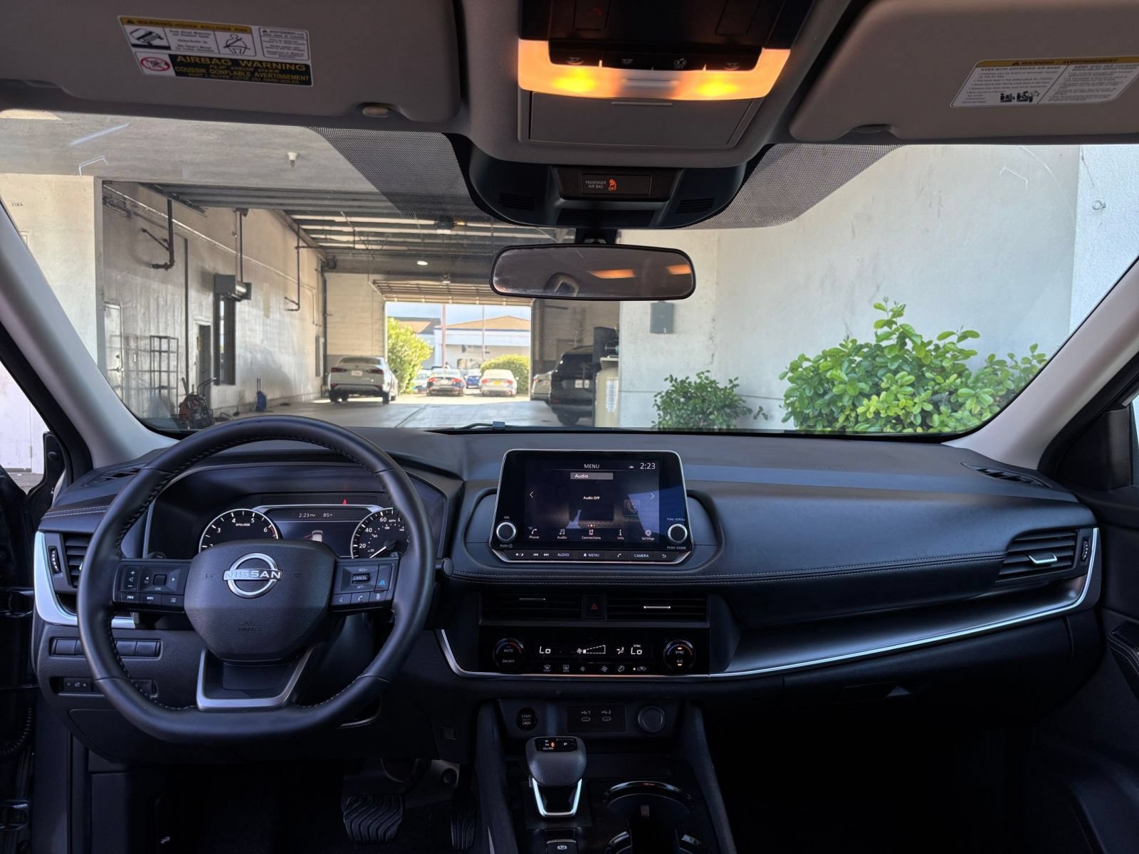 Used 2025 Nissan Rogue SV AWD/4WD image 34