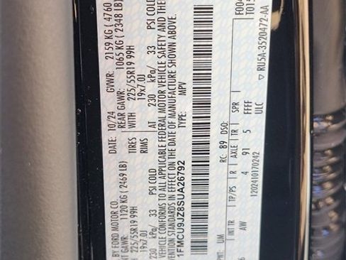 Certified 2025 Ford Escape Platinum w/ Premium Technology Package image 36