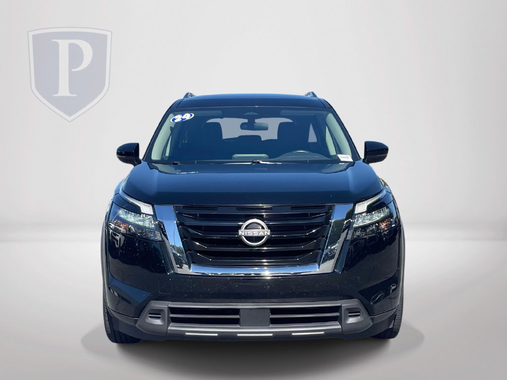 Used 2024 Nissan Pathfinder SV AWD/4WD image 3
