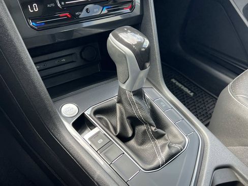 Certified 2023 Volkswagen Tiguan SE FWD image 16