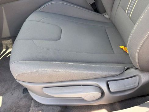 Used 2025 Hyundai Elantra Sport FWD image 14