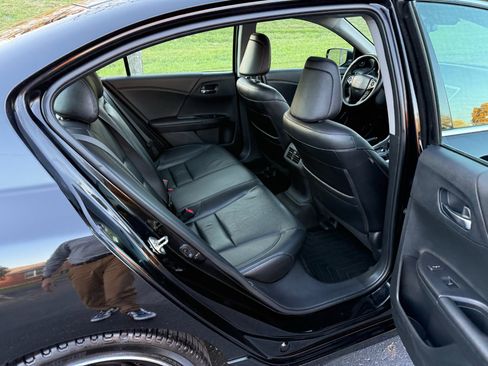 Used 2016 Honda Accord Touring image 20