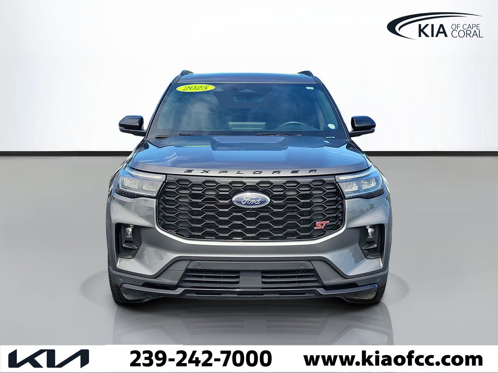 Used 2025 Ford Explorer ST w/ Sun And Sound Package RWD image 2