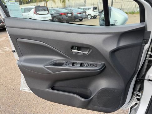 Used 2025 Nissan Versa SV image 18