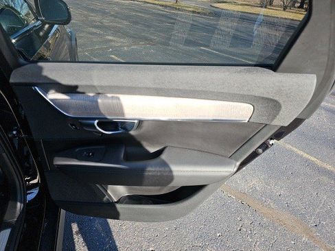 Used 2023 Volvo V90 B6 Cross Country Plus image 17