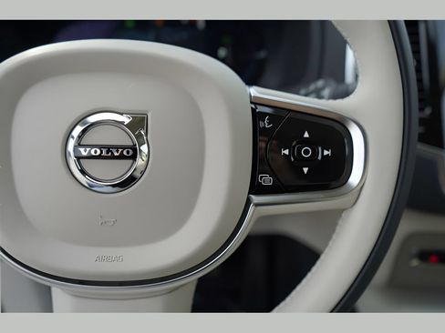 New 2025 Volvo XC90 T8 Plus w/ Protection Package Premier AWD/4WD image 14