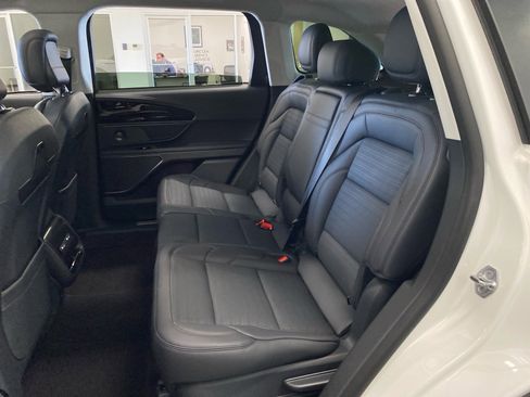 New 2026 Lincoln Nautilus Reserve w/ Jet Appearance Package AWD/4WD image 9
