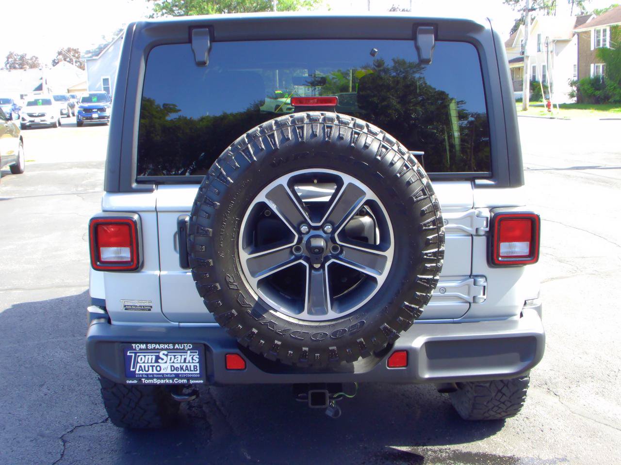 Used 2023 Jeep Wrangler Unlimited Sahara w/ Cold Weather Group AWD/4WD image 28