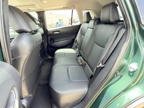 Used 2025 Toyota Corolla Cross XLE w/ Convenience Package FWD image 26