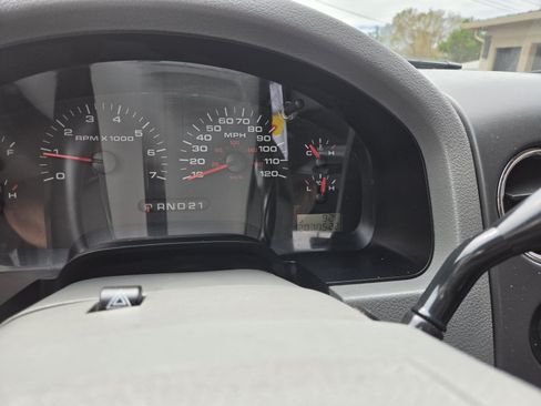 Used 2005 Ford F150 XLT AWD/4WD image 14