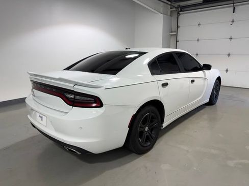 Used 2019 Dodge Charger SXT RWD image 7