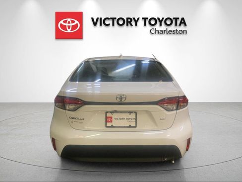 Used 2026 Toyota Corolla LE FWD image 4