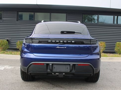 Used 2024 Porsche Macan 4 Electric image 6