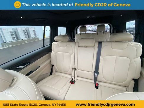 Used 2025 Jeep Grand Cherokee L Limited AWD/4WD image 11