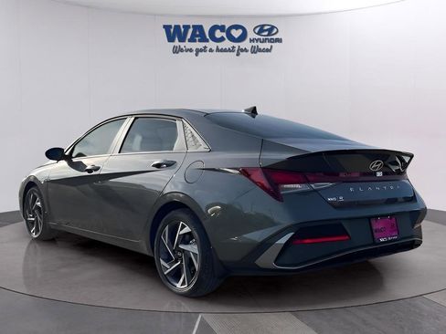 Used 2025 Hyundai Elantra Sport image 7