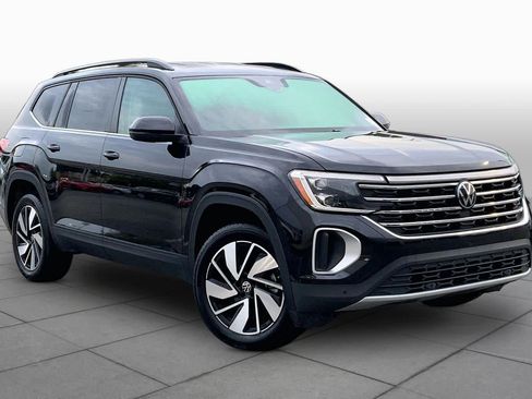 Used 2025 Volkswagen Atlas SE FWD image 3