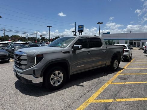Used 2024 GMC Sierra 1500 SLE RWD image 2