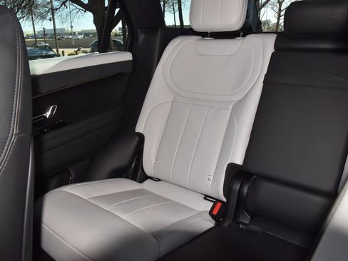 Used 2024 Land Rover Range Rover Sport Dynamic SE image 19